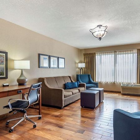 Comfort Inn & Suites Блу-Ридж Экстерьер фото